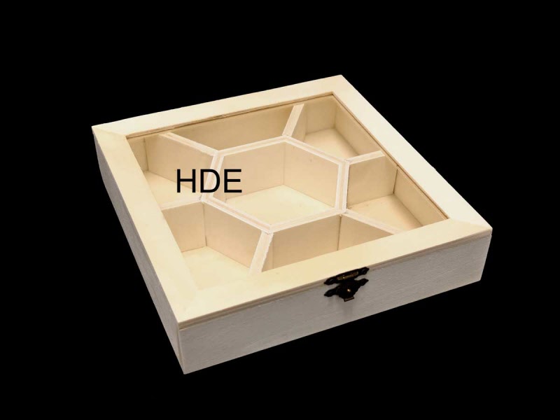 Holzbox mit 7 Fächern und Deckel, ca 20 x 20 x 5 cm hoch