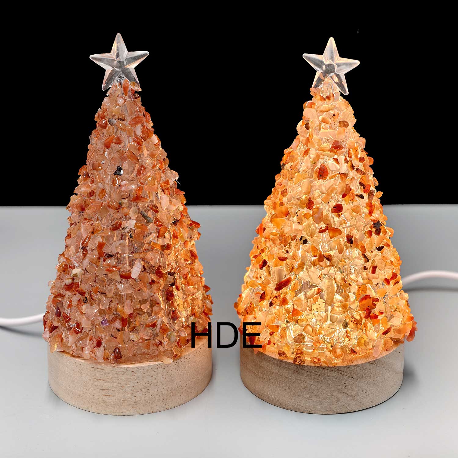 Lampe Weihnachtsbaum mit Karneol Chips, ca. 13 cm hoch